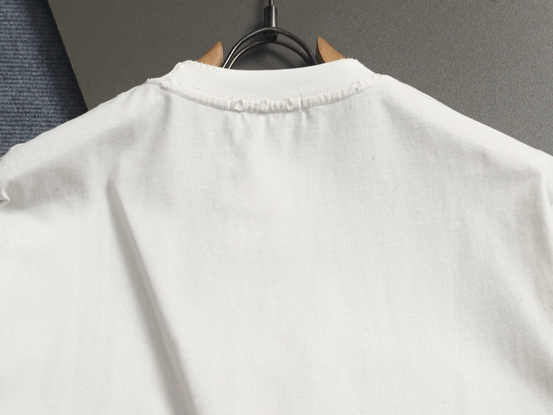 🥝Premium 🥝 𝗕𝗮𝗹𝗲𝗻𝗰𝗶𝗮𝗴/ # 26FW 。 . ZP 320g ， ， 。 。Classic LOGO . n ， 。 ， . Retro. ， OS . Same Style : Black White Size：S M L XL